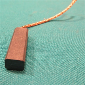 6,3x8x28 mm Szénkefe, sarok kivezetéses (univerzális) mosógép /(1cs=2db) / RENDELÉSRE