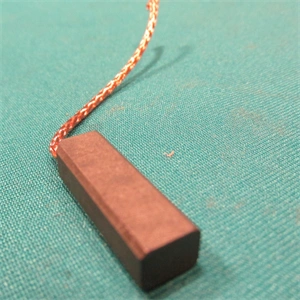 6,3x8x28 mm Szénkefe, sarok kivezetéses (univerzális) mosógép /(1cs=2db) / RENDELÉSRE