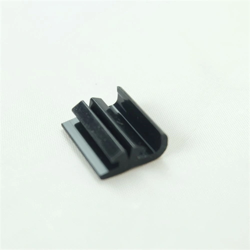 Közdarab, ajtó szellőző, felső (eredeti) WHIRLPOOL / INDESIT tűzhely / RENDELÉSRE