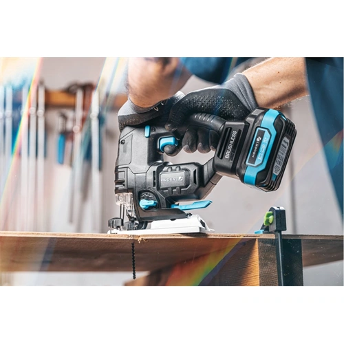 Akkumulátoros dekopírfűrész géptest (töltő és akku nélkül), szénkefementes motor, 18V, HÖGERT HT2E233-0JS 