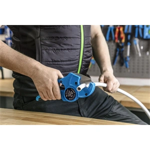 Csővágó fogó, PVC, PP, PE csövekhez, max: 42 mm-ig, 230 mm, HÖGERT HT1P606