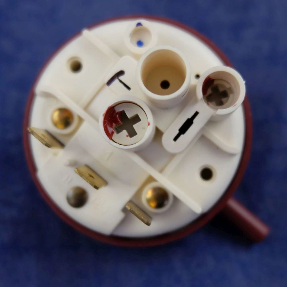 Vízszintszabályzó (eredeti) WHIRLPOOL / INDESIT mosogatógép / RENDELÉSRE